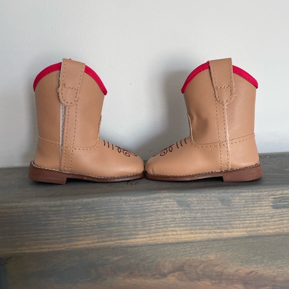 Maplelea Doll Brianne’s Cowgirl Boots with Hot Pink Trim and Embroidered Design - Picture 5 of 7